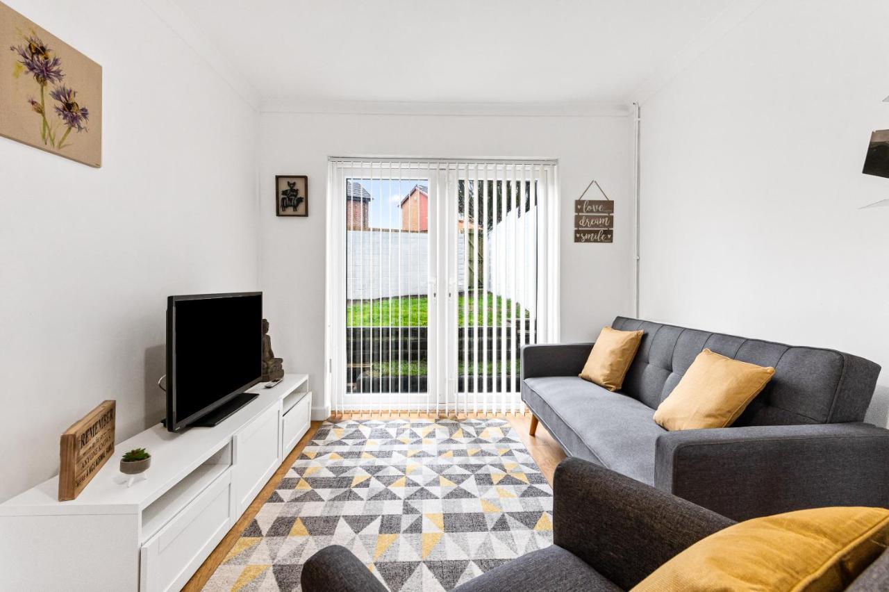 Off Road Parking, Garden, Tv'S In Bedrooms Morriston Exteriér fotografie
